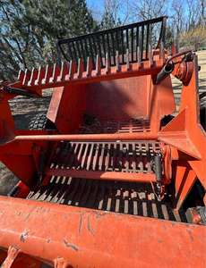 Recolector de Piedras Rite Way RR900, 7 Rejillas, Tolva de 5 yd3, Capacidad para 27 Piedras y Potencia Hidráulica de Alta Resistencia para una Limpieza de Campo de Alta Eficiencia - Product Image 4