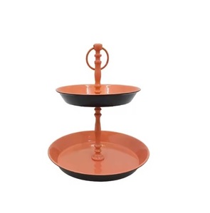 Soporte de pastel de metal de moda con estilo contemporáneo para recepciones de bodas modernas y experiencias gastronómicas de lujo - Product Image 1