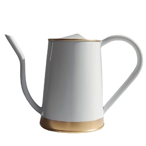 Arrosoir en métal d'aspect antique rustique avec finition en fer brossé, parfait pour la décoration vintage et l'arrosage des plantes d'intérieur - Product Image 6