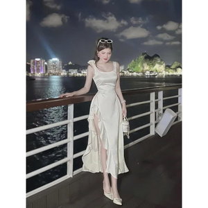 [Yêu thích] hoa trên vai Váy 2 Dây Đeo với tấm lớn cổ vuông 2 Lớp Hai khe dài thiết kế xù đẹp - Product Image 3