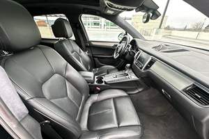 Porsche Macan Turbo 2017 Usado, Motor V6 Turbo de 400 hp, Tracción en las Cuatro Ruedas, Paquete Premium Plus, Propiedad de California - Product Image 4