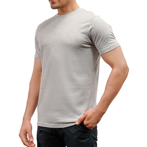 เสื้อยืดผู้ชายสีล้วนพร้อมผ้าฝ้ายพรีเมี่ยมเพื่อความสบายตลอดทั้งวันและระบายอากาศได้ดีเหมาะสำหรับสวมใส่สบายและใช้ในชีวิตประจำวันทุกที่ - Product Image 1
