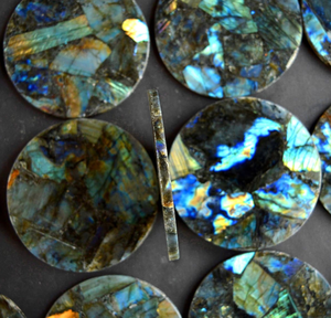 Sous-verres en labradorite en cristal naturel entièrement poli Décoration de table en pierre semi-précieuse Flashy Tapis et tampons d'artisanat inspirés du Feng Shui - Product Image 6