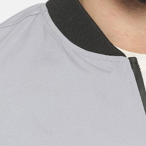 Blouson aviateur d'hiver pour hommes de taille personnalisée Vêtements chauds avec logo à l'avant Vente en ligne pour adultes - Product Image 4