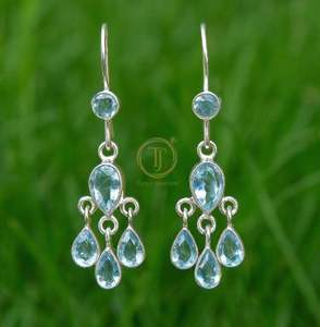 ต่างหูพลอยบลูโทแพซธรรมชาติ ชุบทองคำเหลืองและโรสโกลด์ ต่างหูคริสตัลบำบัด ทำด้วยมือ แบบห้อย - Product Image 4