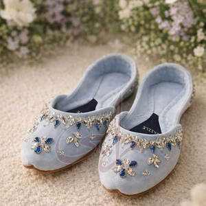 Chaussures Khussa pour femmes en tissu velours antidérapant avec semelle antidérapante, couleur et taille personnalisables, chaussures de haute qualité, vente directe d'usine - Product Image 6