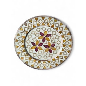 Assiettes de présentation décoratives en nacre pour une mise en scène élégante de table de mariage - Product Image 1