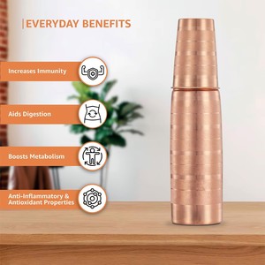 Ensemble de bouteilles d'eau en cuivre ayurvédique 950 ml, bouteille en cuivre artisanale avec verre assorti, ensemble de bouteilles d'eau en cuivre de qualité supérieure - Product Image 1