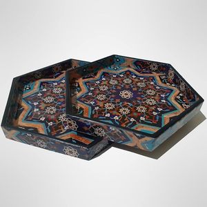 Jeu de 3 plateaux hexagonaux durables en bois dur à motif de meilleur design Surface polie écologique pour le service de nourriture dans les cafés Décoratif - Product Image 1