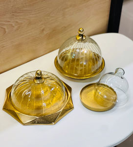 Dôme à gâteau contemporain en fonte d'aluminium avec couvercle en verre pour la décoration de la cuisine et de la salle à manger moderne - Product Image 4