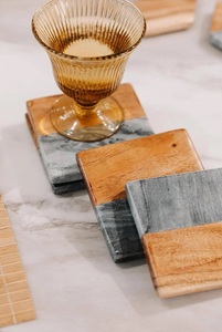 Ensemble de 4 sous-verres en bois et en pierre gravés sur mesure pour la cuisine, la table à manger et la décoration intérieure - Product Image 5