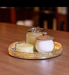 Élégant plateau en métal et en verre fait à la main dernier style de vaisselle ronde dorée utilisation polyvalente - Product Image 1