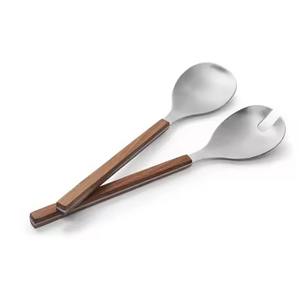 Servidor de Ensalada Color Plateado con Mango de Madera, Nuevo Diseño, Servidor de Ensalada de Metal - Product Image 1