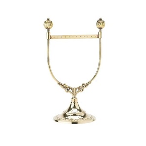 Soporte decorativo para joyería de fresa, soporte para anillo de oreja, soporte clásico elegante para joyería al por mayor, soporte para exhibición de joyería de diseño de moda - Product Image 5