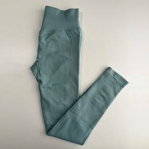 Venta al por mayor de pantalones de mujer de cintura media suave con logotipo personalizado, pantalones de punto transpirables sin costuras para yoga y Deporte - Product Image 6