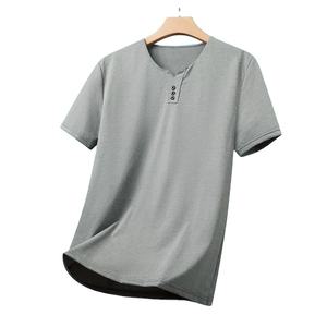 Nouveau T-shirt Homme 2026 Décontracté Chic à Trois Boutons Col V Manches Courtes Style Coréen Confortable et Polyvalent pour l'Été - Product Image 3