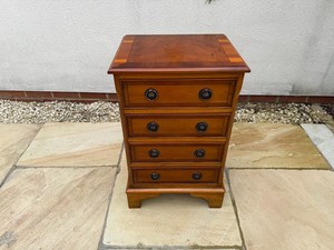 Traditional Solid Wood Nightstand with 3 Drawers Antique Design Bedroom Furniture <b>Side</b> <b>Table</b> - Product Image 1