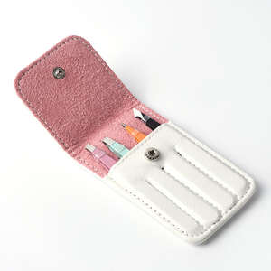 Juego de 4 Pinzas Profesionales para Extensión de Pestañas de Acero Inoxidable con Logotipo Personalizado, Removedor de Vello de Cejas con Estuche - Product Image 6