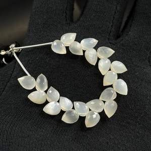 Blanc naturel 6x8mm facettes goutte forme pierre de lune Briolette perles motif rond 4 pouces brin pour bijoux - Product Image 1