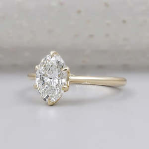 Anillo de Compromiso con Diamante Ovalado Cultivado en Laboratorio, Certificado por IGI, con Engaste Solitario de 6 Puntas - Product Image 3