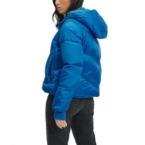 Veste surdimensionnée rembourrée de qualité supérieure pour femmes manteau d'hiver chaud et respirant de haute qualité col montant en fourrure logo personnalisé pour l'extérieur - Product Image 2