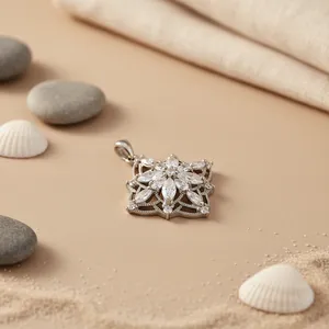Collier pendentif fleur en argent 925 pour femme avec strass en cristal, chaîne serpent plaquée or 18 carats, style classique, à porter au quotidien - Product Image 3