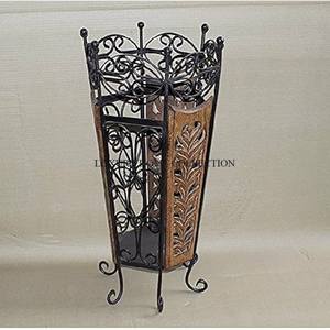 Beau porte-parapluie en métal antique avec un design d'inspiration vintage parfait pour les maisons avec un style de décor rustique ou traditionnel - Product Image 3