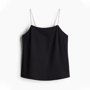 Débardeur en maille élégant et respirant pour femme, idéal pour les soirées et les tenues décontractées, avec des détails scintillants. - Product Image 2