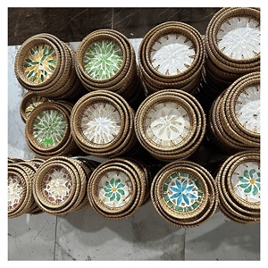 Bandeja de Ratán con Madreperla, Tejido de Ratán Natural con Superficie de Mosaico de Conchas para Exhibición de Frutas y Aperitivos, Decoración de Mesa, Origen Vietnam - Product Image 1