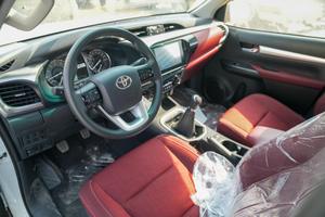 NOUVEAU TOYOTA HILUX SR5 GLXS GM/T DOUBLE CABINE 2026, 4 PORTES, MOTEUR ESSENCE V6 3.0L, TRANSMISSION MANUELLE - Product Image 4