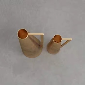 Conteneur botanique en métal contemporain et élégant pour un style d'intérieur sophistiqué et des accents floraux - Product Image 4