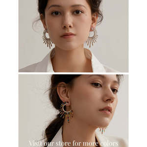 Orecchini a perno massicci placcati oro 14K neri con design astratto geometrico a raggi di sole, regalo di moda - Product Image 4