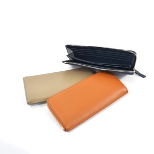 Cartera de cuero unisex para hombre con textura granulada única y cierre de cremallera conveniente para viajar - Product Image 2