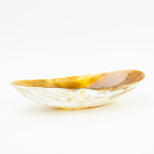 Cuenco de Cuerno de Buey Africano Ecológico para Servir, Cuenco de Cuerno de Buey Genuino para Espumar Jabón, por Multi Craft Natural Horn - Product Image 1