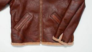 Veste en cuir de haute qualité avec boutons en fausse fourrure et fermeture éclair - Product Image 4