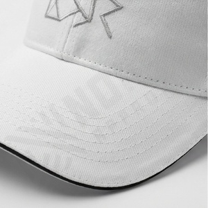Gorra de Béisbol Personalizada de 5 Paneles, Diseño Impermeable de Algodón, Estilo Deportivo, Logotipo Personalizado, Premium, Transpirable, Ajustable, para Deportes al Aire Libre - Product Image 4
