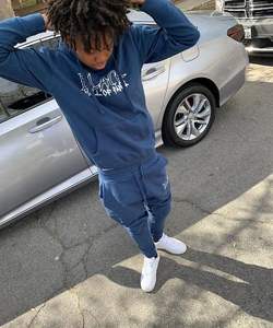 Ensemble de survêtement en molleton épais avec pantalon droit à jambes larges et sweat à capuche, personnalisable avec broderie et appliqués, vente en gros - Product Image 4