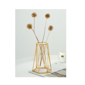 Florero de Metal a Precio de Mayoreo Disponible en Diseños Metálicos de Lujo, Florero Utilizado en Bodas, Fiestas y Decoración del Hogar - Product Image 2