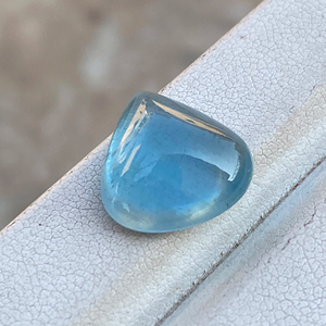 Superbe cabochon en forme de coeur en aigue-marine naturelle de 6.77 carats, couleur blanche/bleue, bon lustre, fabrication de bijoux en vrac, opale émeraude - Product Image 1
