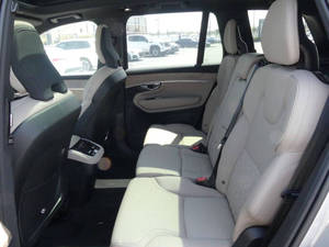Volvo XC90 B6 Plus Bright Theme 7 places d'occasion en excellent état, modèle 2025 - Product Image 6