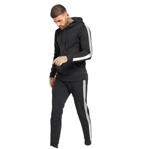 Ropa deportiva de gimnasio ajustada personalizada de alta calidad Servicio OEM Chándal para hombres Opciones cómodas y de talla grande - Product Image 1