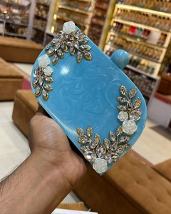 Pochette de soirée élégante en résine perle et strass pour femme Sac à main parfait pour la fête - Product Image 1