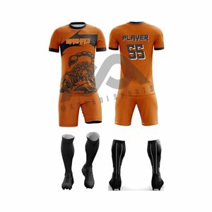 Ensembles d'uniformes de football en polyester de haute qualité jeunes adultes à manches courtes évacuation de la sueur impression par sublimation équipes de club uniforme de football - Product Image 1