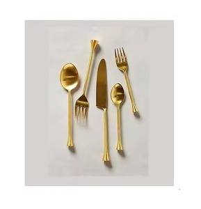 Ensemble de couverts en acier inoxydable magnifique avec manche antique, conçu pour résister au lavage quotidien sans perdre sa brillance ni sa qualité - Product Image 4