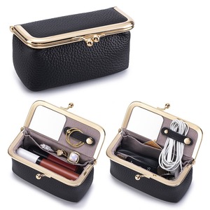Pochette Ando en cuir de vachette véritable, mini porte-monnaie, pochette à bijoux et rouge à lèvres avec miroir et fermoir à pression pour femme - Product Image 5