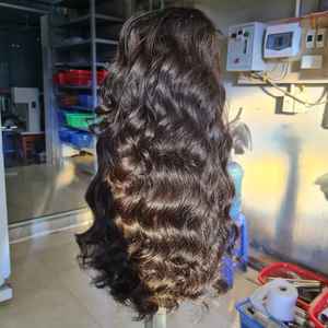 Perruque Lace Closure 5x5 HD avec cuticule de cheveux Remy vierge bouclée rebondissante alignée du Vietnam et du Cambodge. - Product Image 4