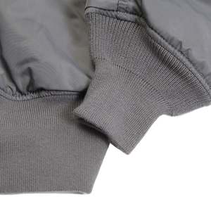 OEM personalizado de los hombres de talla grande chaqueta de bombardero para el otoño y el invierno de alta calidad casual prendas de vestir de lona con decoración bordada - Product Image 5