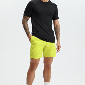 Nouveautés Short d'entraînement en toile respirante Vêtements de sport confortables avec design et poches personnalisés - Product Image 5