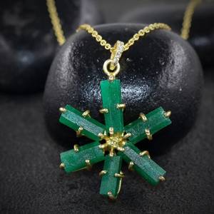 Collar con colgante de Esmeralda zambiana cruda con cadena Piedra preciosa Esmeralda natural y diamante para regalo de mujer - Product Image 2