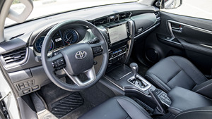 Seminuevo Clean 2022 TOYO_TA FORTUNER LEGENDER - Product Image 4